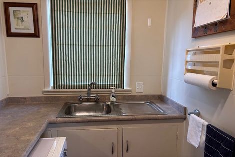 Photo of property in 10 Barberry Grove, Maungaraki, Lower Hutt, 5010