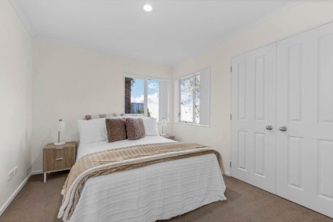 Photo of property in 2 Cathcart Close, Pukekohe, 2120