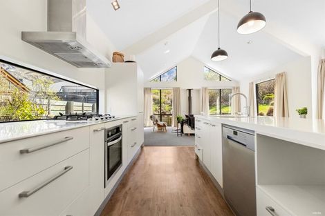 Photo of property in 16 Harrys Close, Arthurs Point, Queenstown, 9371