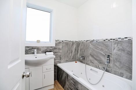 Photo of property in 33 Mary Street, Winton, 9720