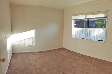 Photo of property in 150 Kaipara Road, Papakura, 2582