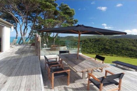 Photo of property in 134 Lone Kauri Road, Karekare, New Lynn, 0772