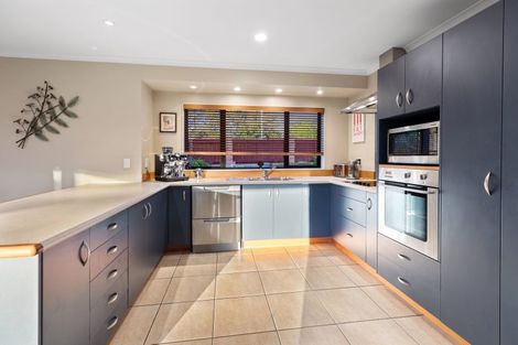 Photo of property in 132 Waikite Road, Welcome Bay, Tauranga, 3175