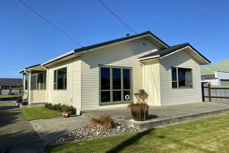 Photo of property in 17 Moa Street, Waikiwi, Invercargill, 9810