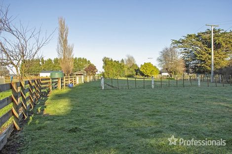 Photo of property in 37 Chester Road, Clareville, Carterton, 5791