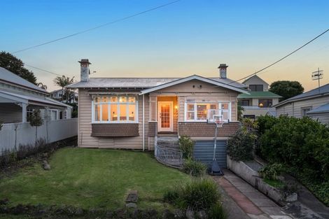 Photo of property in 14 Richmond Avenue, Northcote Point, Auckland, 0627