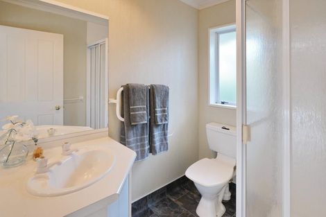 Photo of property in 33 Peer Street, Upper Riccarton, Christchurch, 8041