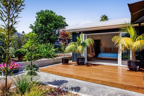 Photo of property in 8 Hussey Street, Oakura, 4314