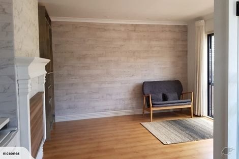 Photo of property in 19 Millstream Drive, Henderson, Auckland, 0610