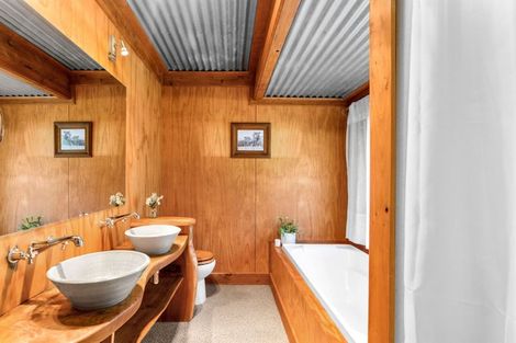 Photo of property in 15 Tukurua Road, Parapara, Takaka, 7182