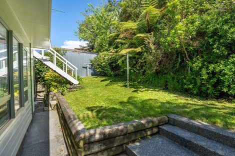 Photo of property in 5 Stanhope Grove, Korokoro, Lower Hutt, 5012