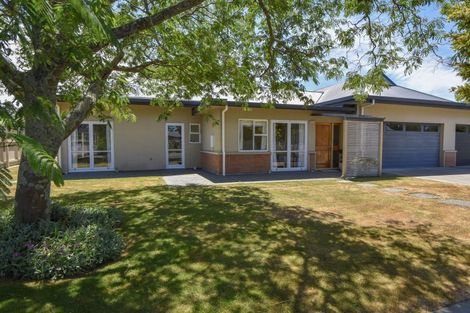 Photo of property in 26 Deller Drive, Carterton, 5713