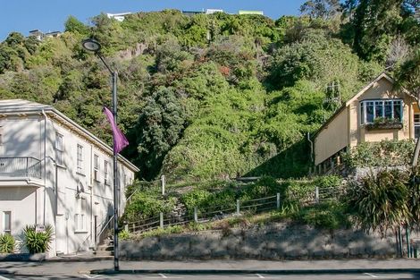 Photo of property in 25 Marine Parade, Bluff Hill, Napier, 4110