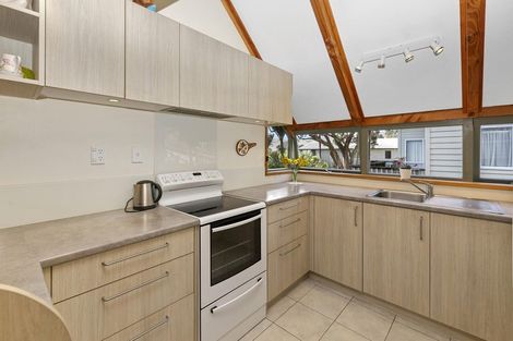 Photo of property in 15 Domain Crescent, Muriwai, Waimauku, 0881