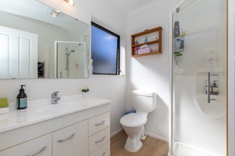 Photo of property in 104 Ayrshire Drive, Grandview Heights, Hamilton, 3200