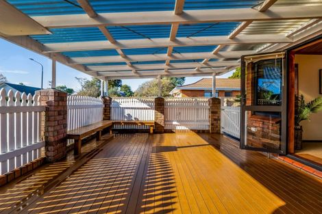 Photo of property in 8 Argyle Place, Highlands Park, New Plymouth, 4312