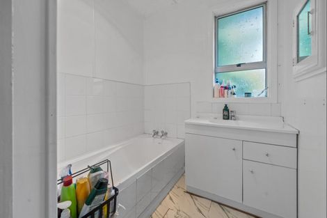 Photo of property in 132 Pioneer Road, Moturoa, New Plymouth, 4310