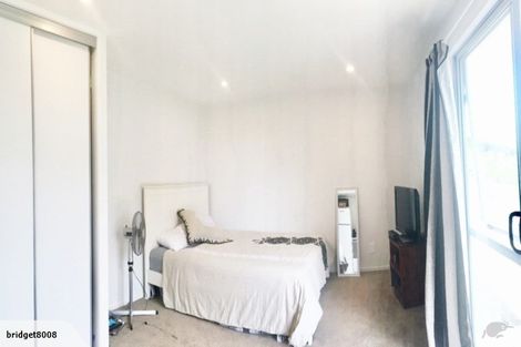 Photo of property in 2/50a Target Road, Totara Vale, Auckland, 0629