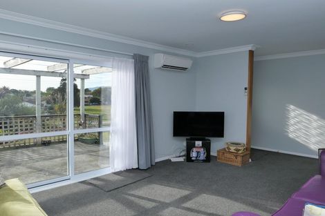 Photo of property in 50 Raumati Road, Raumati Beach, Paraparaumu, 5032