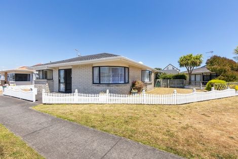 Photo of property in 2 Vogel Street, Fitzroy, New Plymouth, 4312