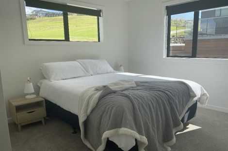 Photo of property in 2 Blue Moon Rise, Langs Beach, 0582