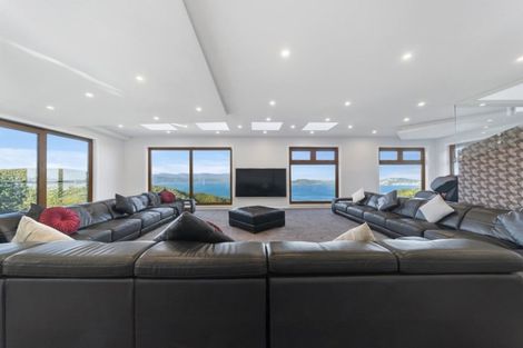 Photo of property in 35 Grumman Lane, Newlands, Wellington, 6037