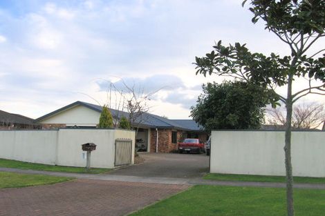 Photo of property in 17 Bouverie Crescent, Flagstaff, Hamilton, 3210