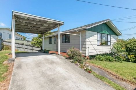 Photo of property in 2/17 Sunnyside Road, Sunnyvale, Auckland, 0612