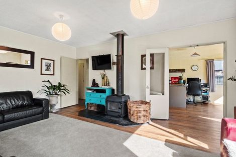 Photo of property in 35-35a Remarkables Crescent, Frankton, Queenstown, 9300