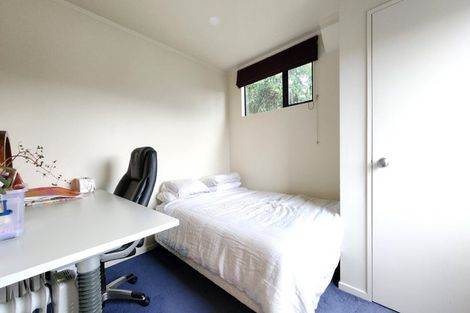 Photo of property in 8a Countess Close, Maupuia, Wellington, 6022