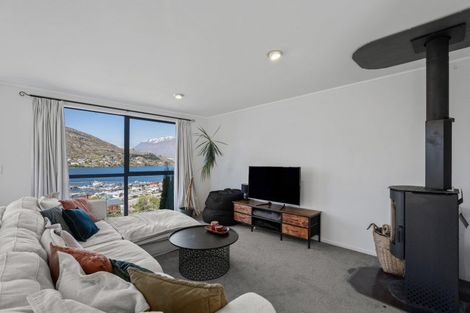 Photo of property in 8b Cresta Lane, Frankton, Queenstown, 9300