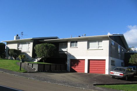 Photo of property in 8 Churton Drive, Churton Park, Wellington, 6037