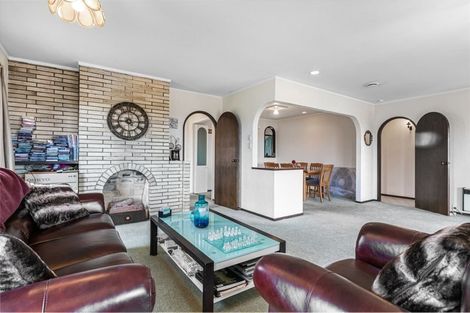 Photo of property in 3/2 Beach Road, Castor Bay, Auckland, 0620