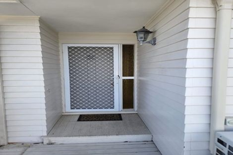 Photo of property in 1/212 Sunnynook Road, Totara Vale, Auckland, 0627