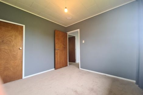 Photo of property in 1 Murillo Place, Henderson, Auckland, 0612