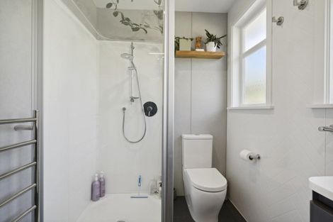 Photo of property in 2 Mascot Street, Tawa, Wellington, 5028