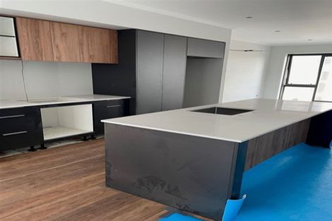 Photo of property in 4/35 Marine Parade, Hobsonville, Auckland, 0616