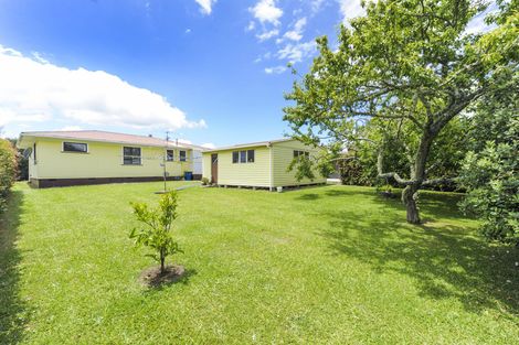 Photo of property in 24 Montmere Avenue, Te Atatu Peninsula, Auckland, 0610