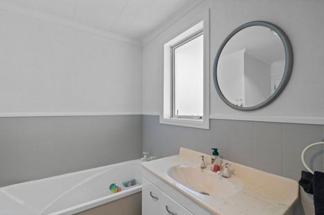 Photo of property in 35 Anglesey Street, Hawthorndale, Invercargill, 9810