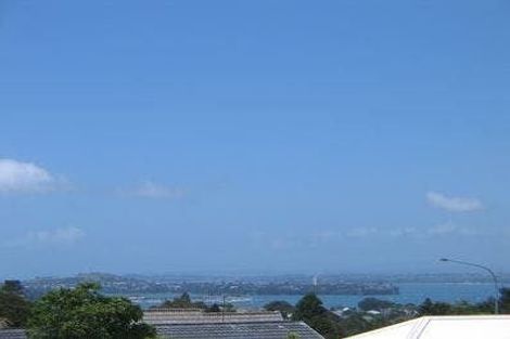 Photo of property in 8/219 Onewa Road, Birkenhead, Auckland, 0626