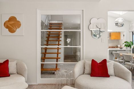 Photo of property in 136 Cheviot Road, Lowry Bay, Lower Hutt, 5013