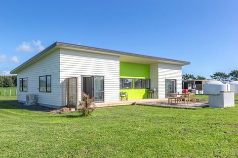 Photo of property in 128 Cummerfield Road, Foxton, 4891