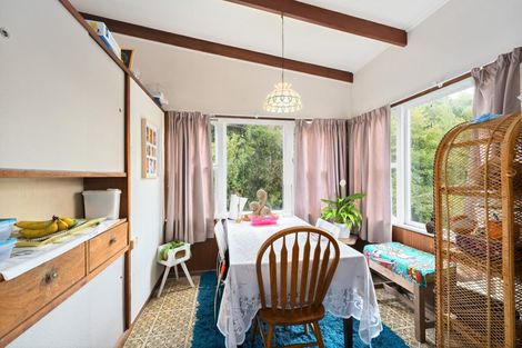 Photo of property in 64 Sylvan Crescent, Te Atatu South, Auckland, 0610