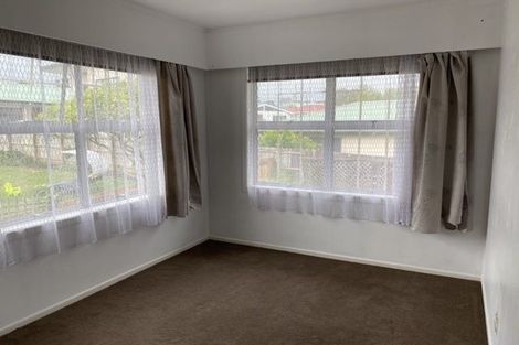 Photo of property in 3/69 Royal View Road, Te Atatu South, Auckland, 0610