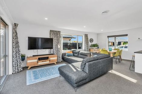 Photo of property in 5 Fountain Place, Rolleston, 7614