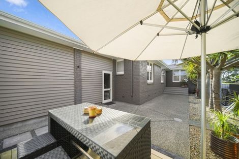 Photo of property in 13 Bradbury Road, Botany Downs, Auckland, 2010