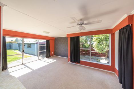 Photo of property in 23 Raglan Avenue, Cloverlea, Palmerston North, 4412