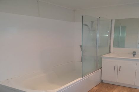 Photo of property in 2/22 Darnell Crescent, Clover Park, Auckland, 2019