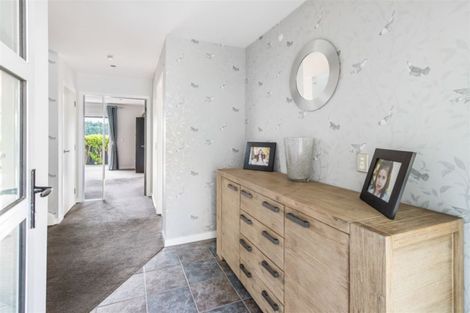 Photo of property in 48a Winsley Terrace, Churton Park, Wellington, 6037