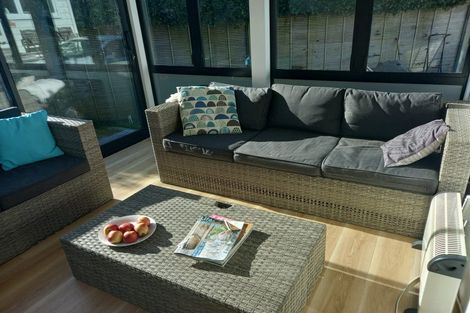 Photo of property in 1/49 Albert Road, Devonport, Auckland, 0624